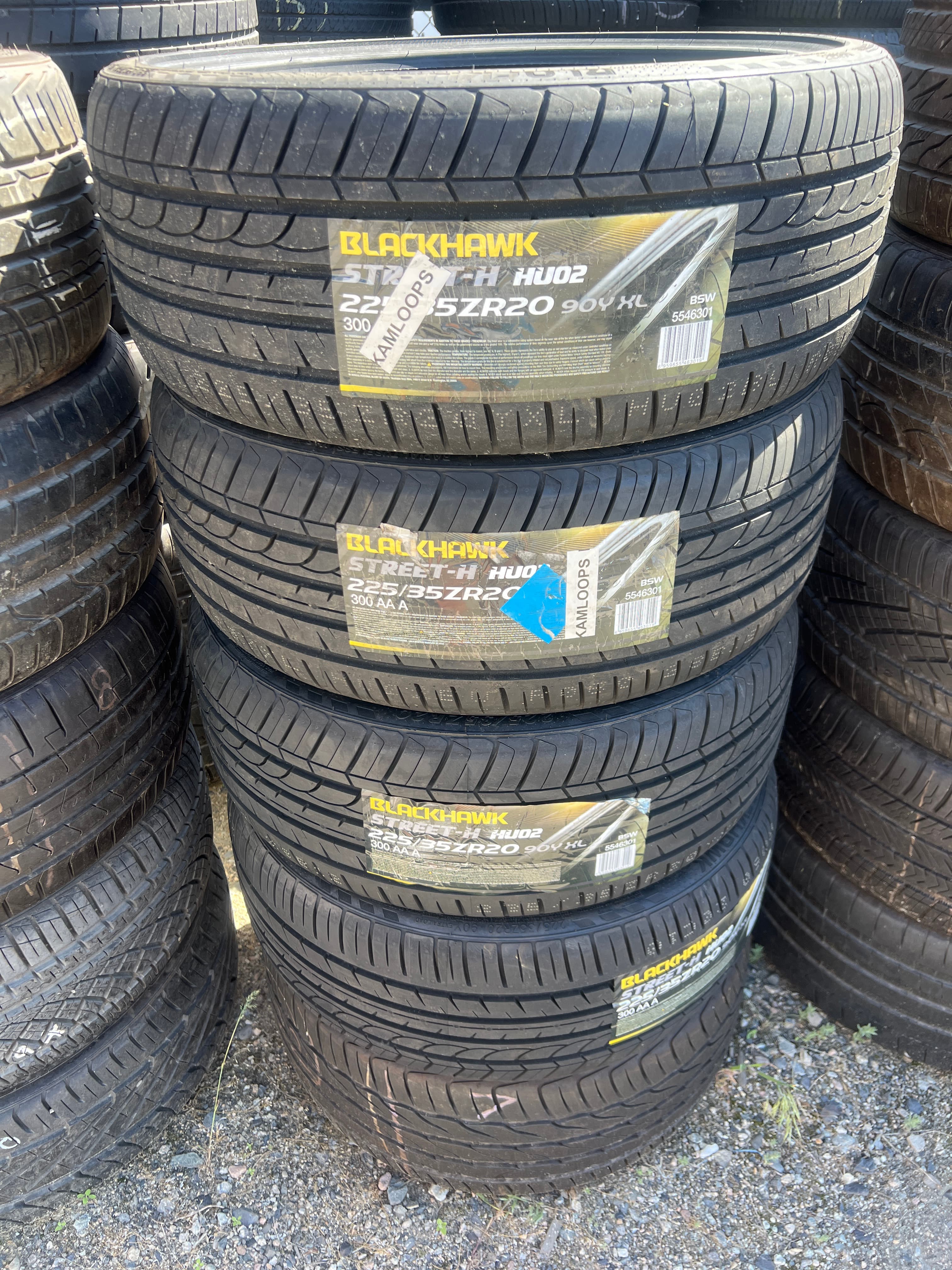 BLACKHAWK HU02 225/35R20