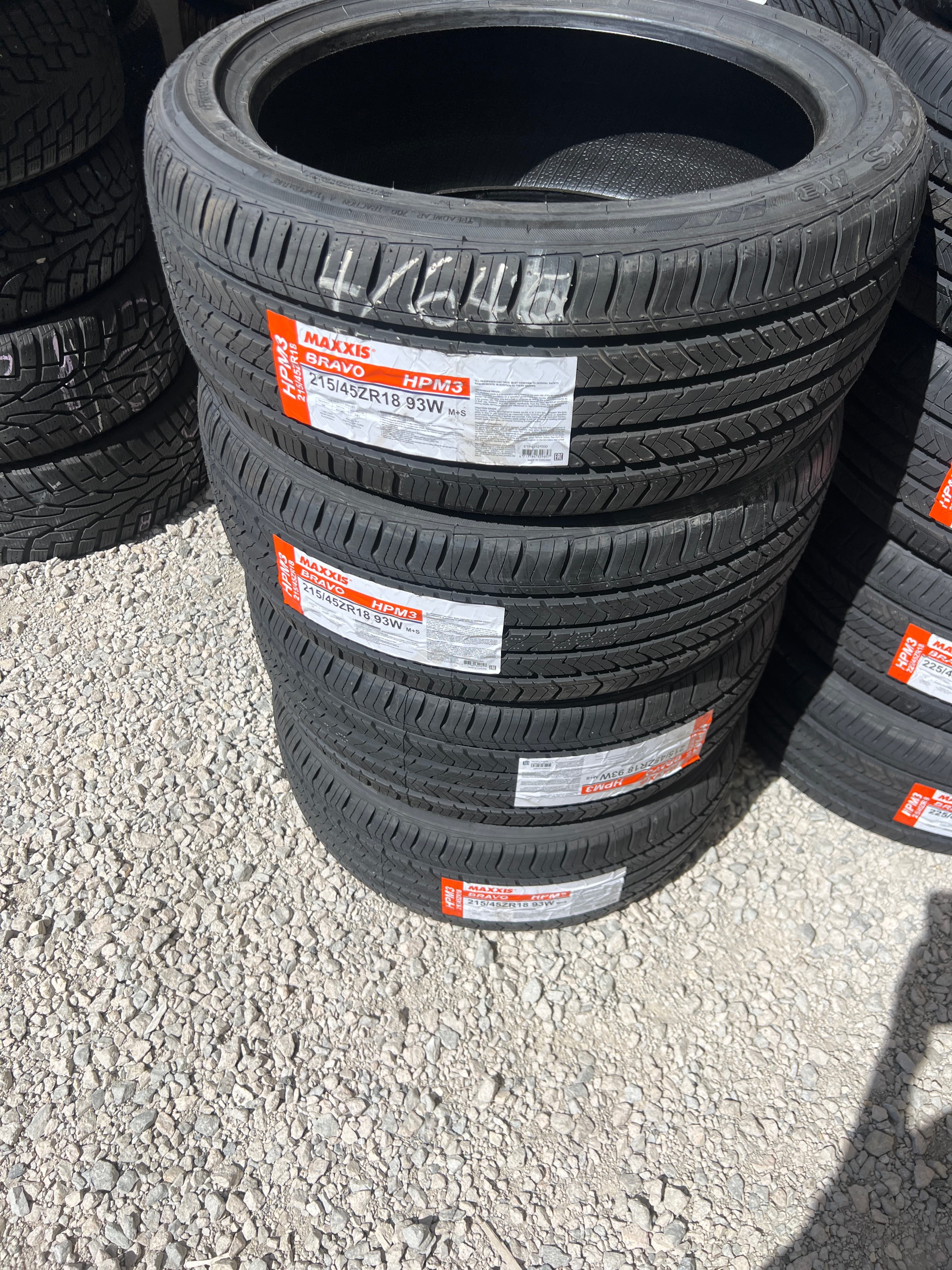 MAXXIS Bravo HPM3 215/45R18