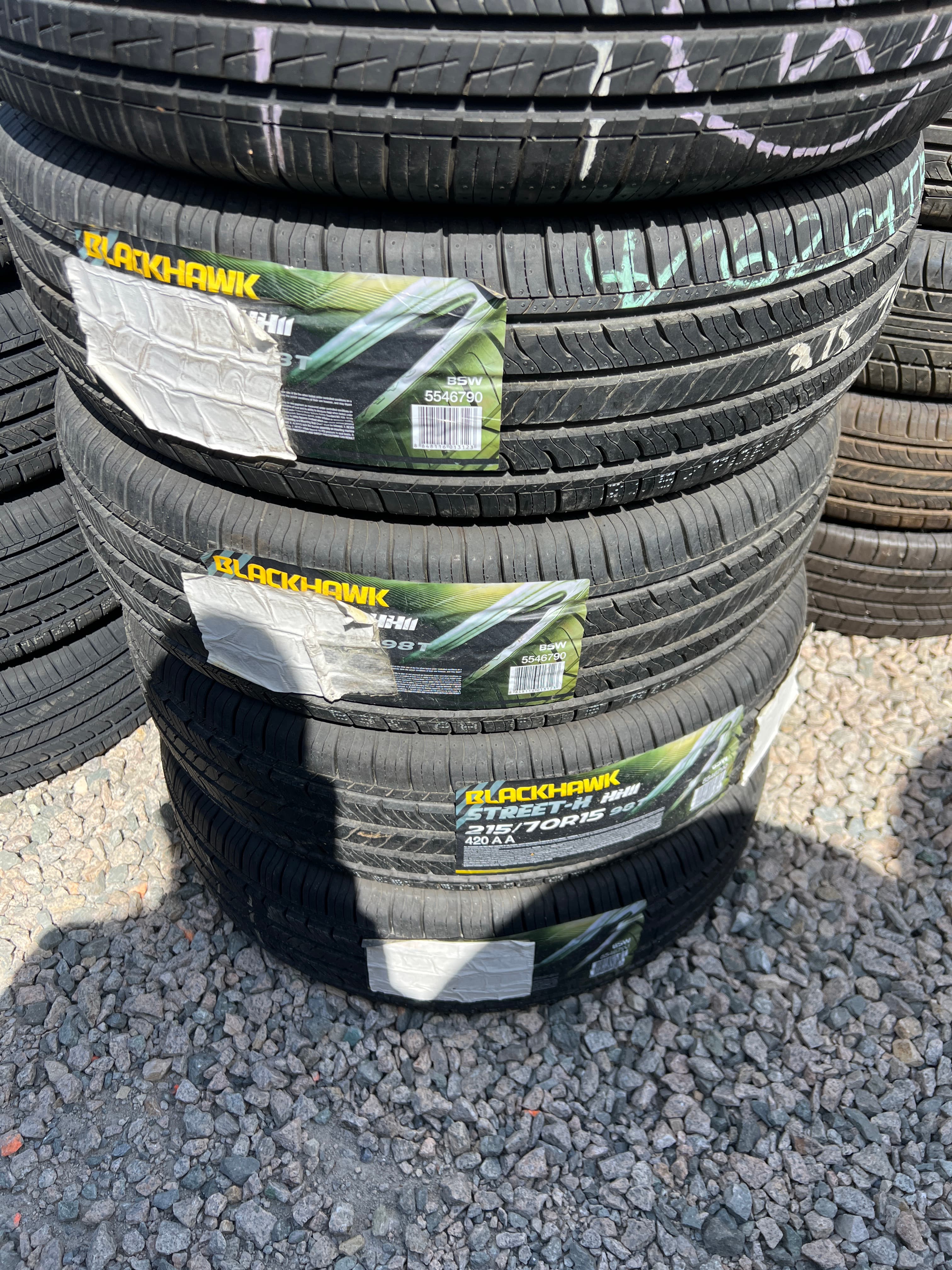 BLACKHAWK HH11 215/70R15
