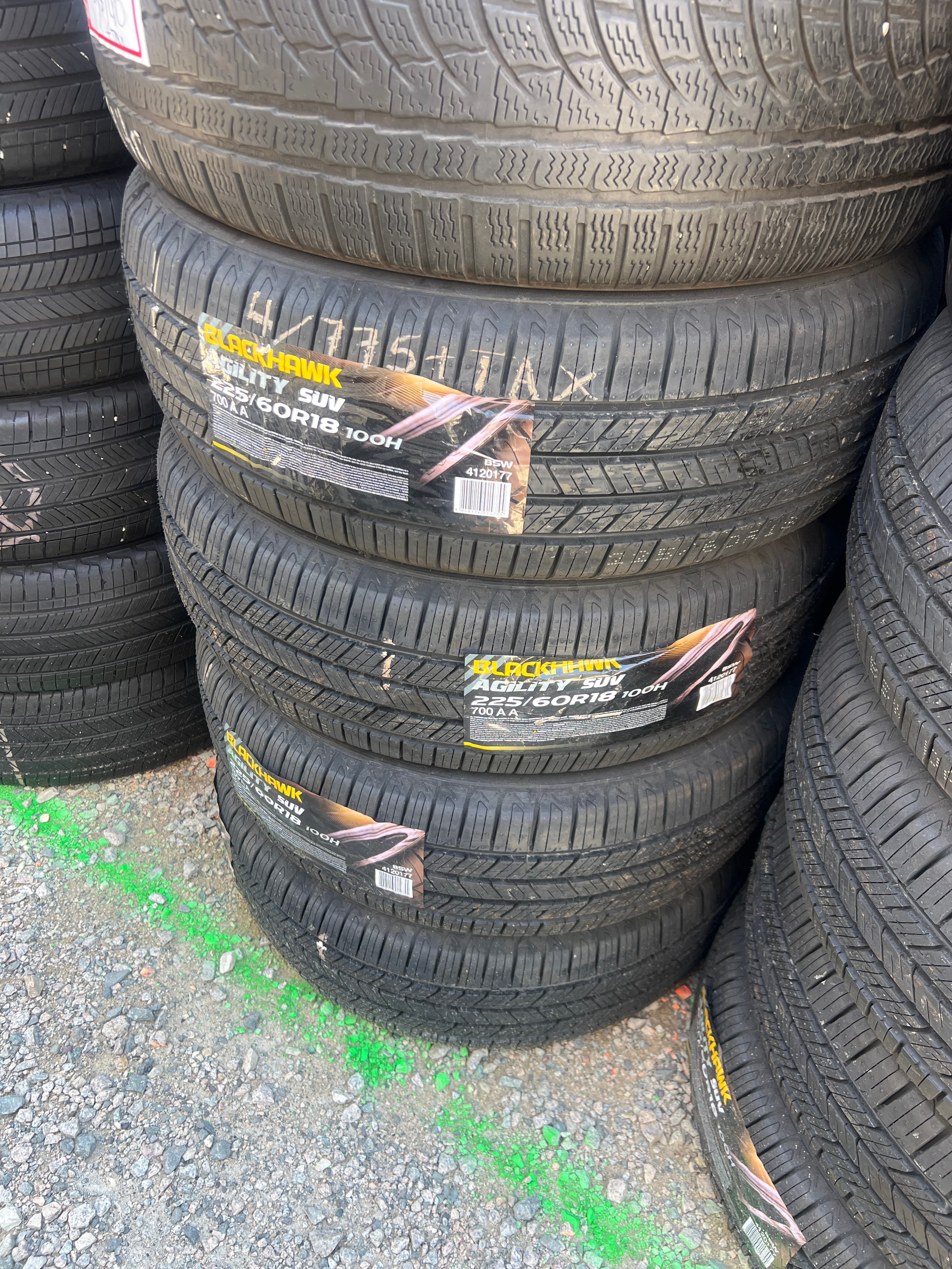BLACKHAWK AGILITY 225/60R18