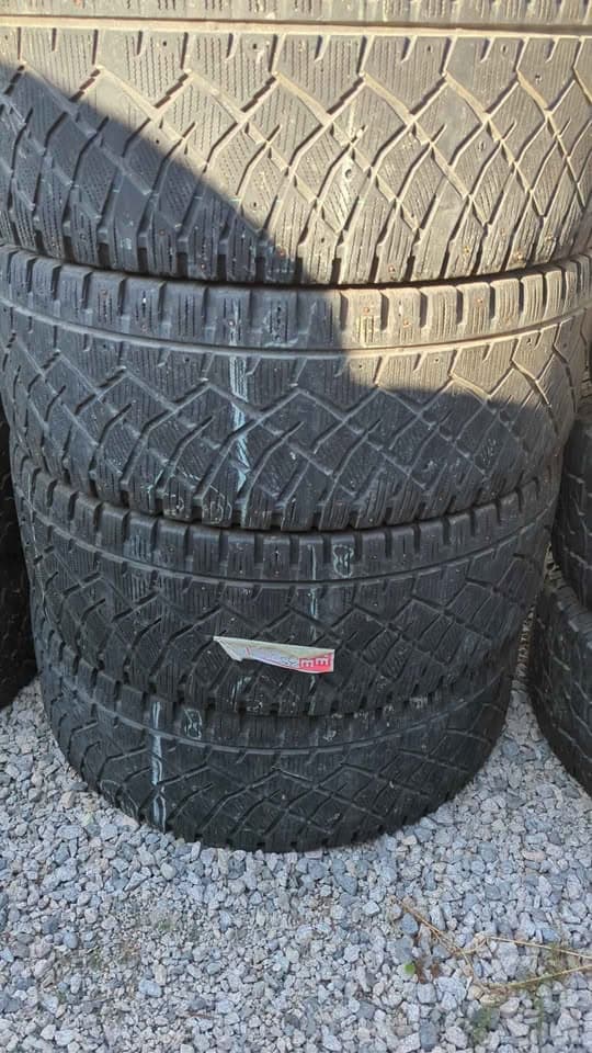 ARTIC CLAW studded 35/12.5R20