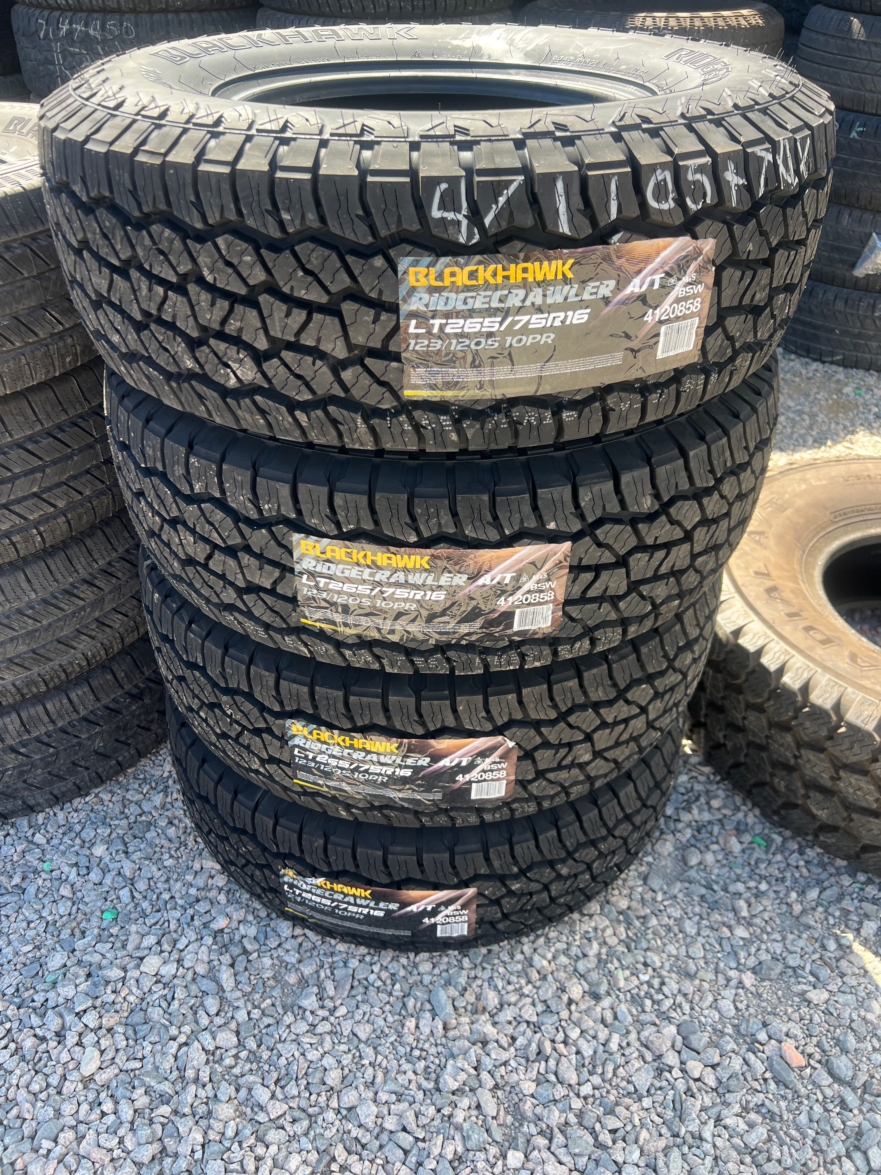 BLACKHAWK RIDGECRAWLER A/T 265/75R16