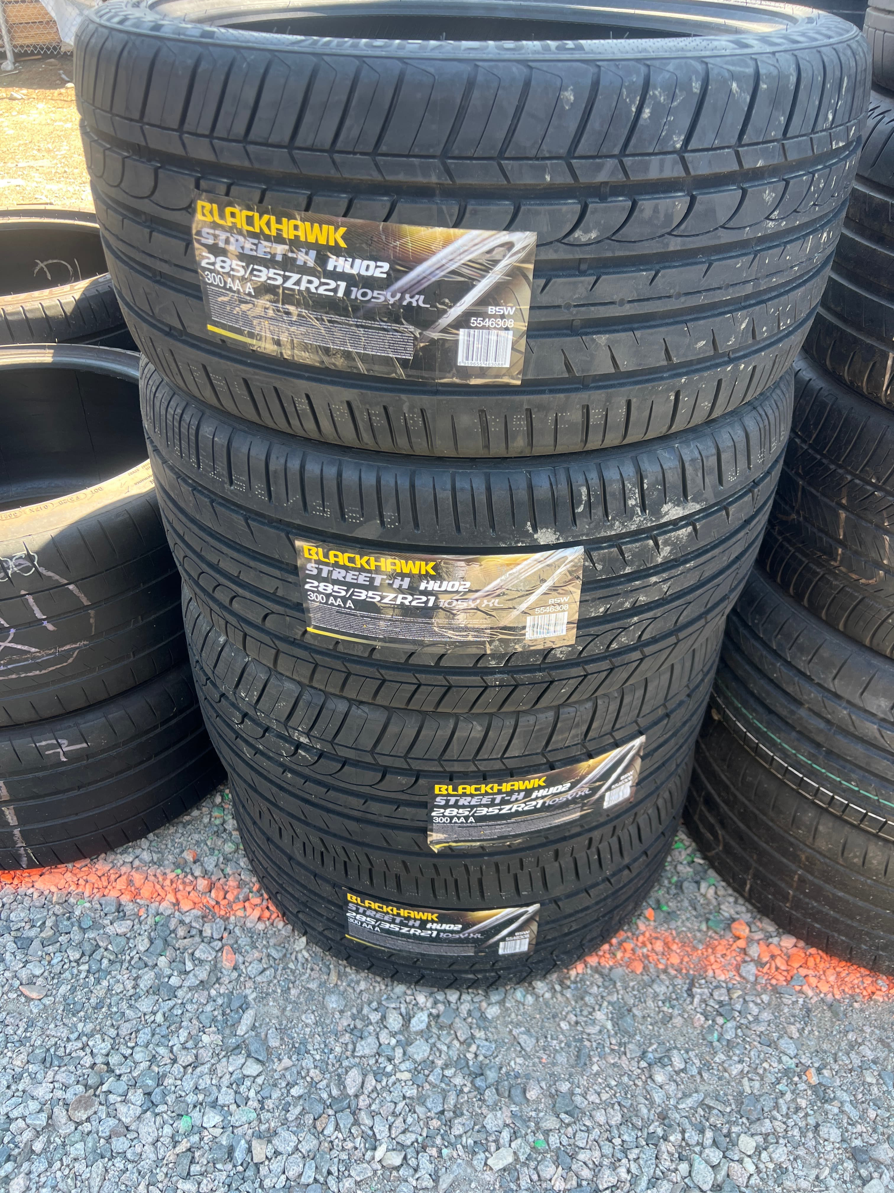 BLACKHAWK hu02 285/35R21
