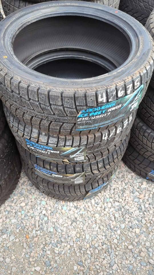 BLACKHAWK hw03 215/45R17