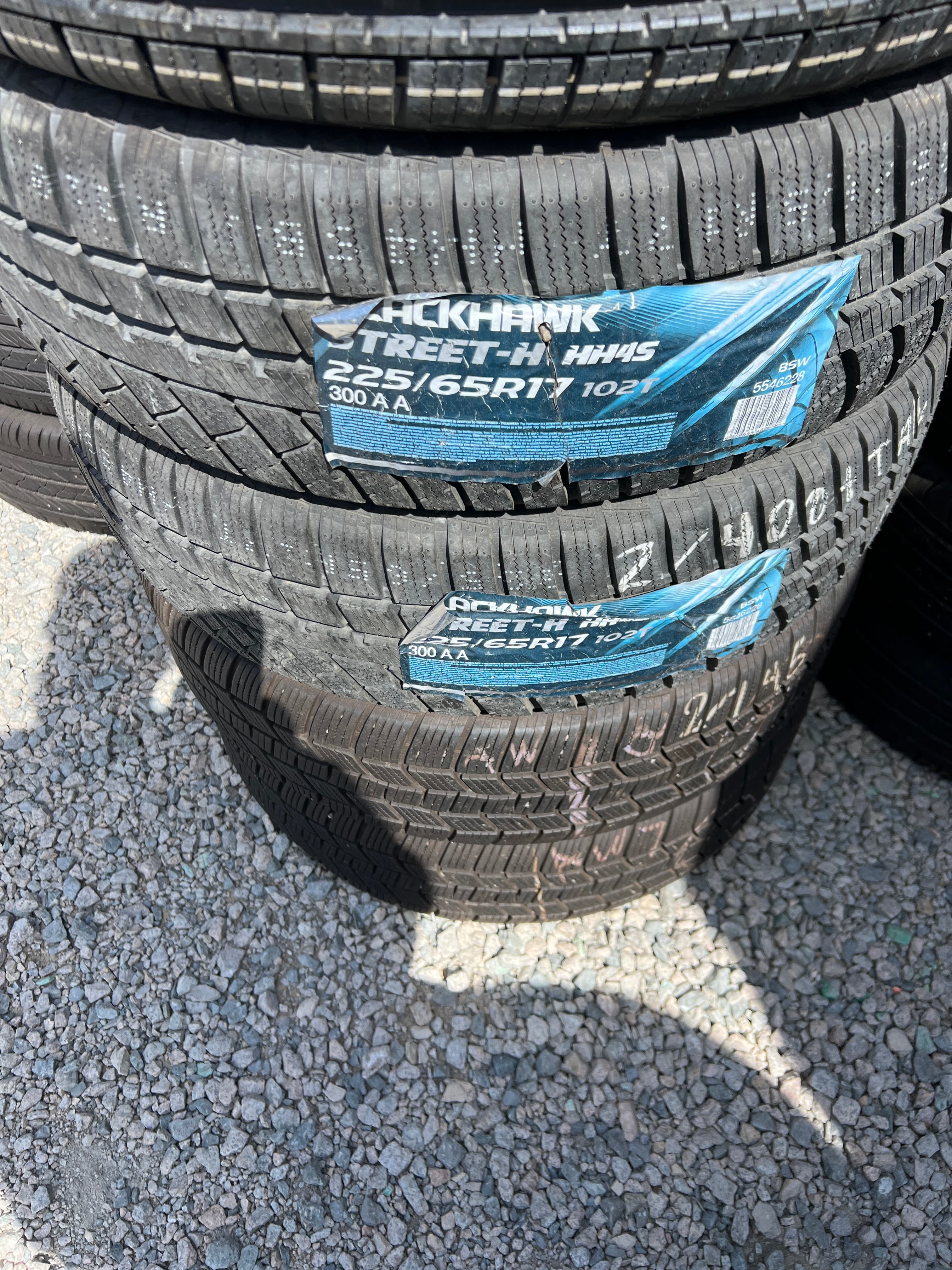 BLACKHAWK HH4S 225/65R17