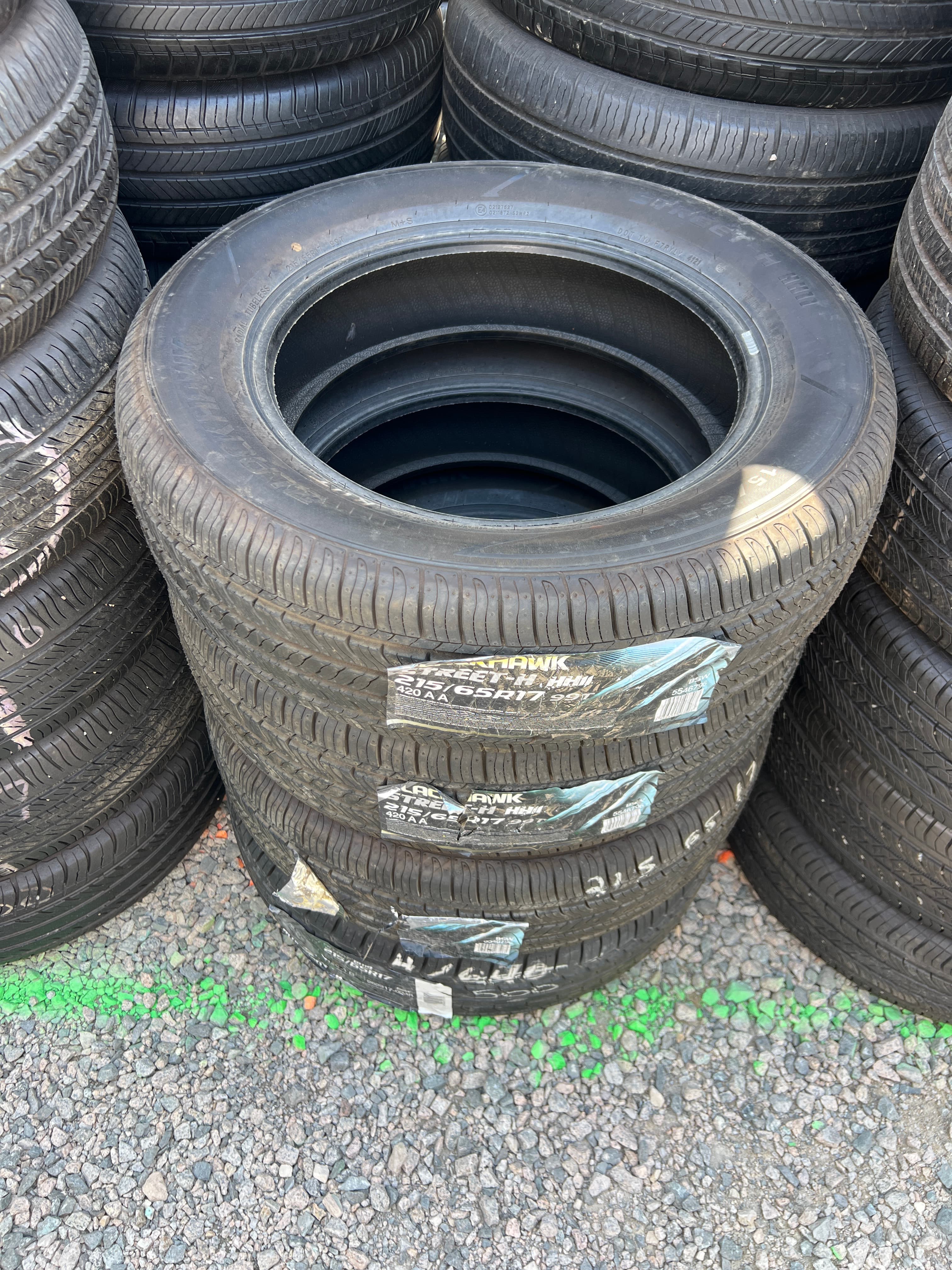 BLACKHAWK HH11 215/65R17