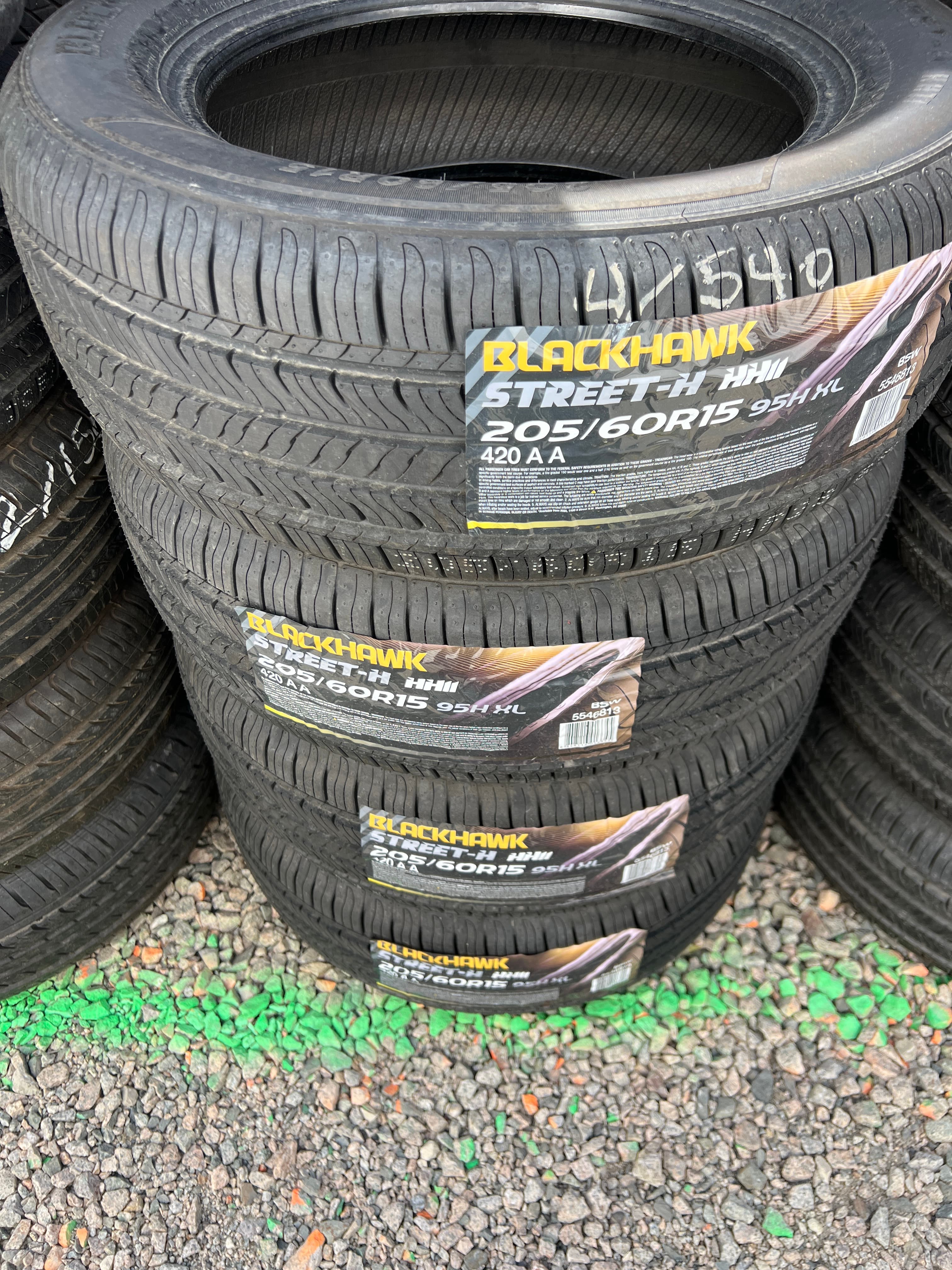 BLACKHAWK HH11 205/60R15