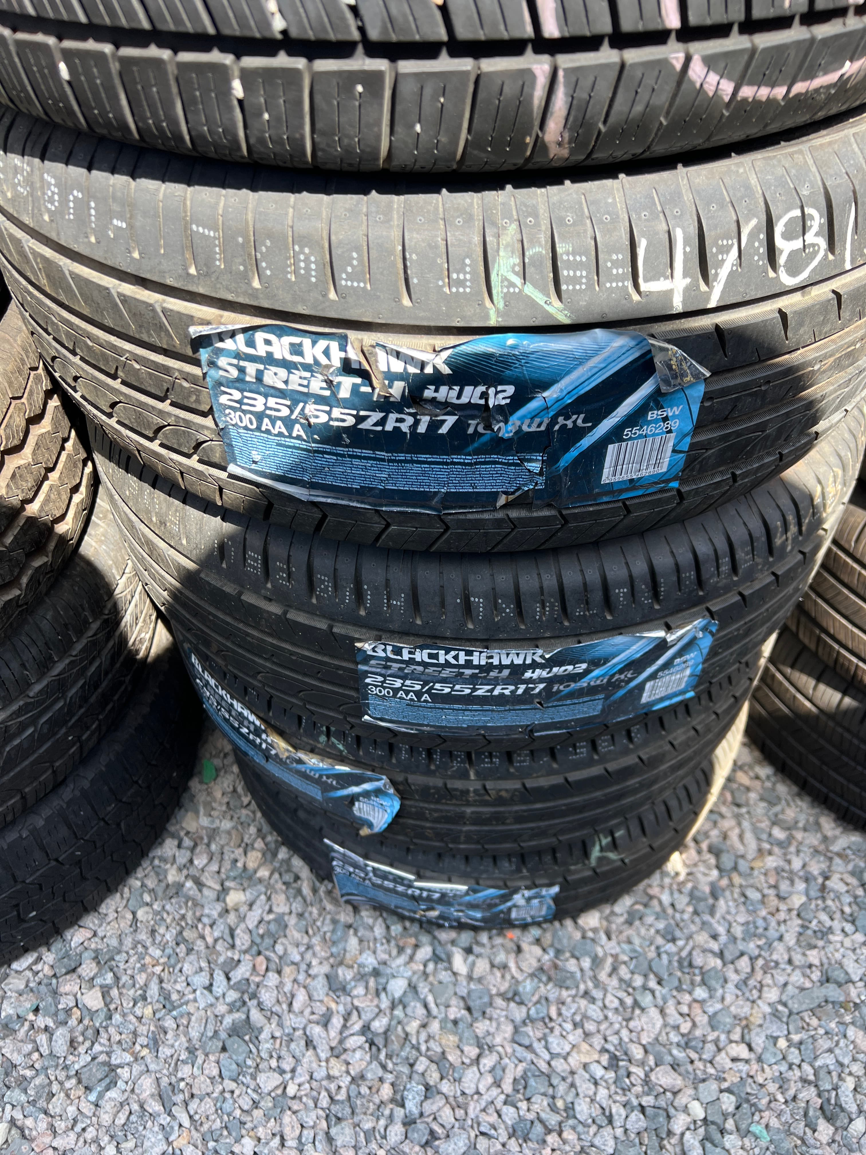 BLACKHAWK HU02 235/55R17
